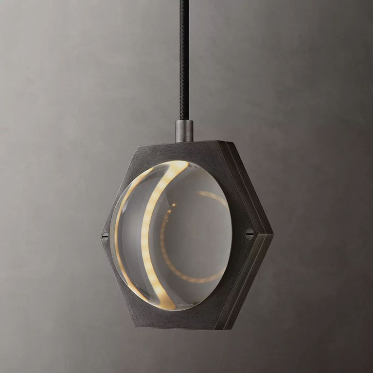 Eclatant Grand Pendant 7"